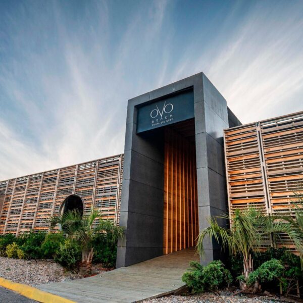OVO Beach renueva su propuesta y abre todo el año en Enjoy Punta del Este.