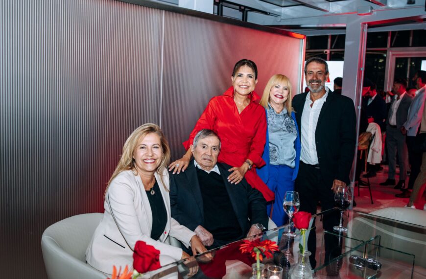 Karin Bia, Amílcar Bia, Yoselin Bia, Aurelia Semperena de Bia y Fabián Bia.