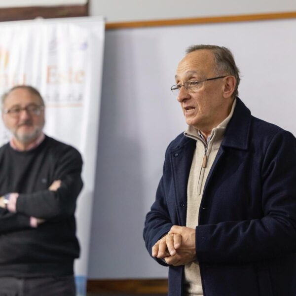 Punta del Este fortaleció su agenda académica con la charla “El Profesor del Siglo XXI” a cargo de Manuel Herrera.
