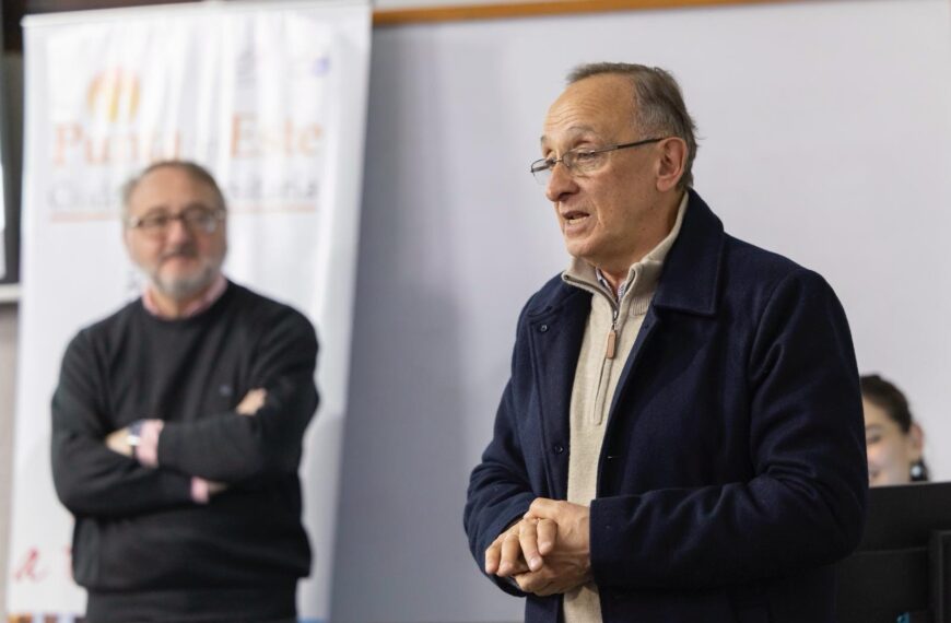 Punta del Este fortaleció su agenda académica con la charla “El Profesor del Siglo XXI” a cargo de Manuel Herrera.