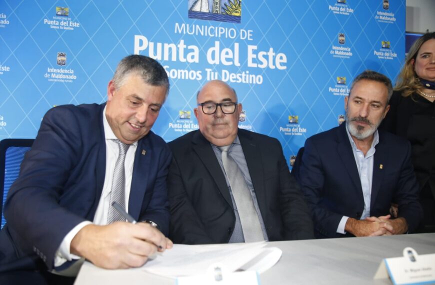 Asunción de las nuevas autoridades del Municipio de Punta del Este.