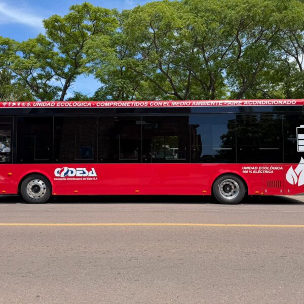 Punta del Este reafirma su liderazgo regional al incorporar nueva flota de ómnibus eléctricos y accesibles.