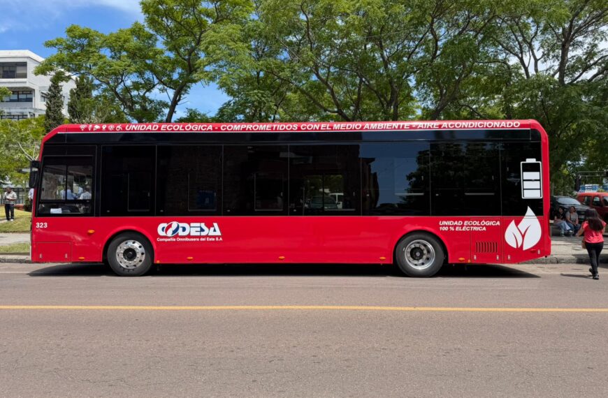Punta del Este reafirma su liderazgo regional al incorporar nueva flota de ómnibus eléctricos y accesibles.