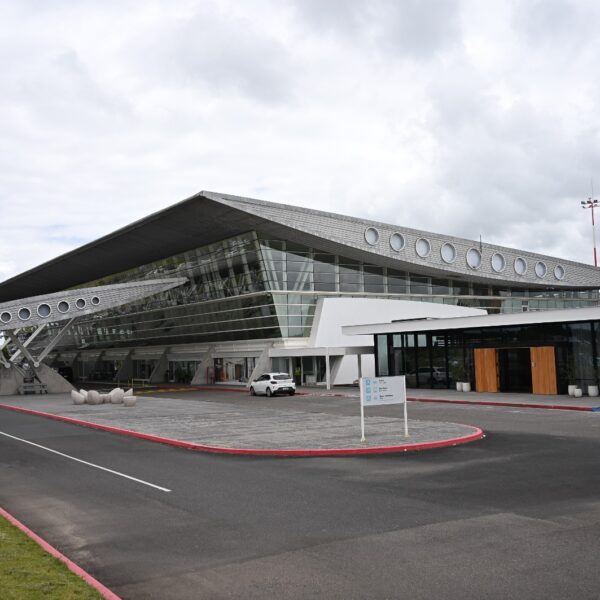 Récord histórico de vuelos privados en Punta del Este impulsa la temporada de verano.