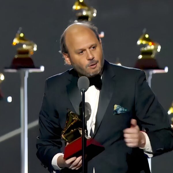 El músico uruguayo y triple ganador del Grammy Gustavo Casenave presenta “Concierto en la Sierra”.