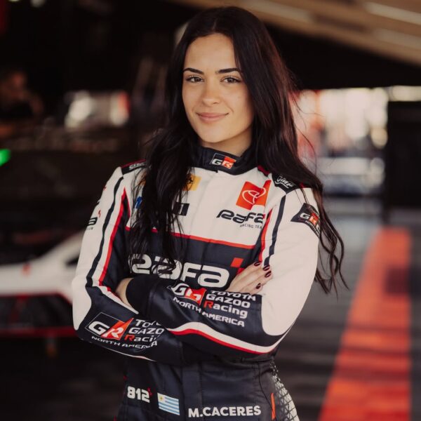Maite Cáceres: La piloto que lleva a Maldonado a los circuitos del mundo.