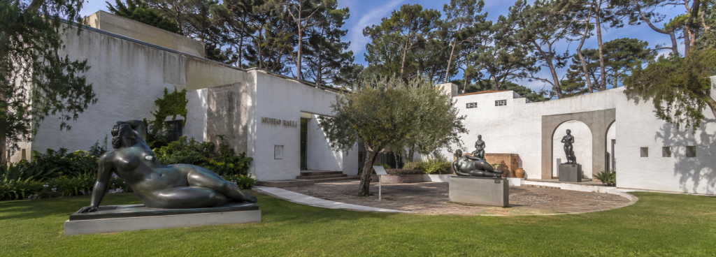 El templo del surrealismo en Beverly Hills: el Museo Ralli y la mayor colección de arte latinoamericano y europeo en Punta del Este.