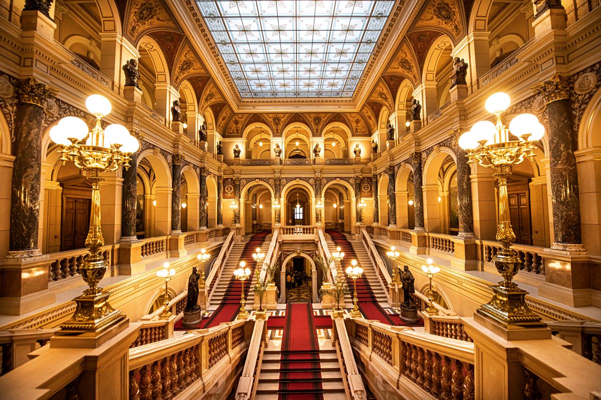 Chequia abre sus tesoros culturales: arte, palacios y museos gratis los primeros domingos de cada mes.