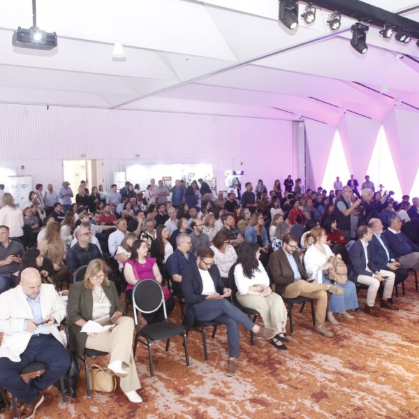 Público en una charla del festival Aromas y Sabores en The Grand Center de Punta del Este