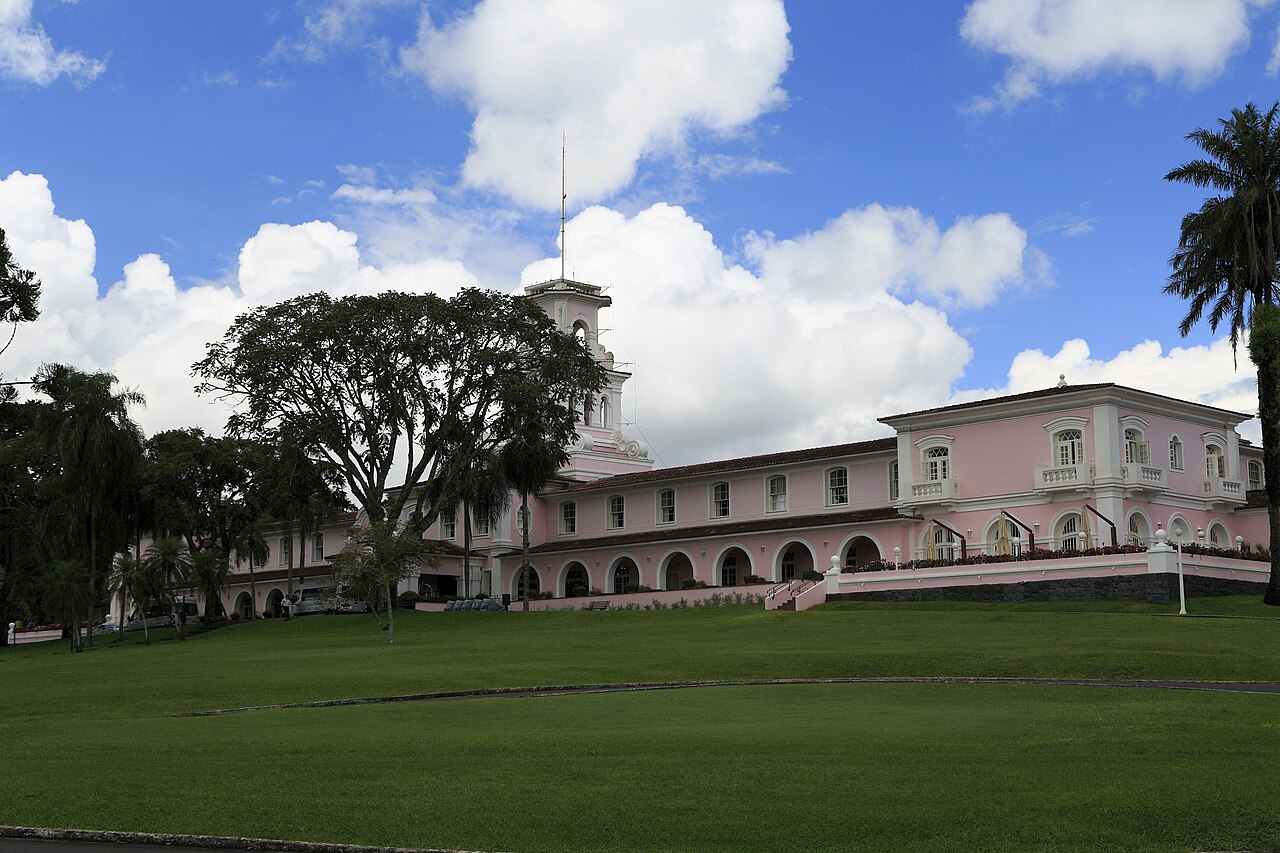 Fachada del Hotel das Cataratas en Foz do Iguaçu