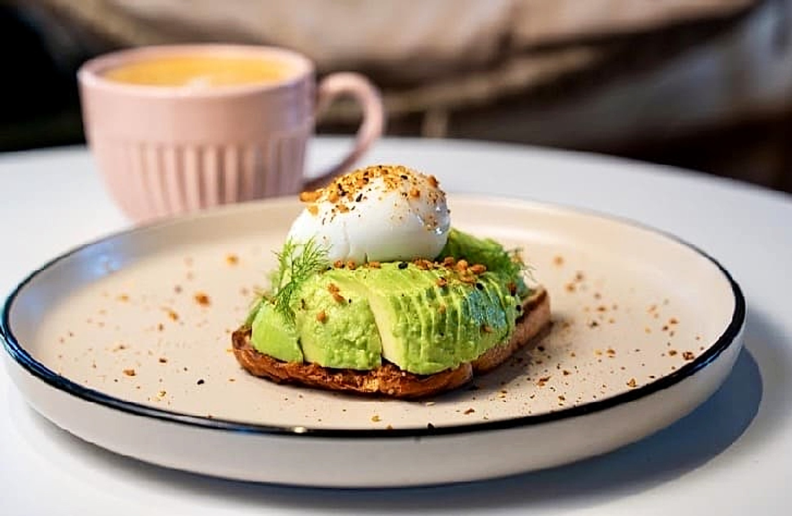 Avocado toast de Bilbo Café