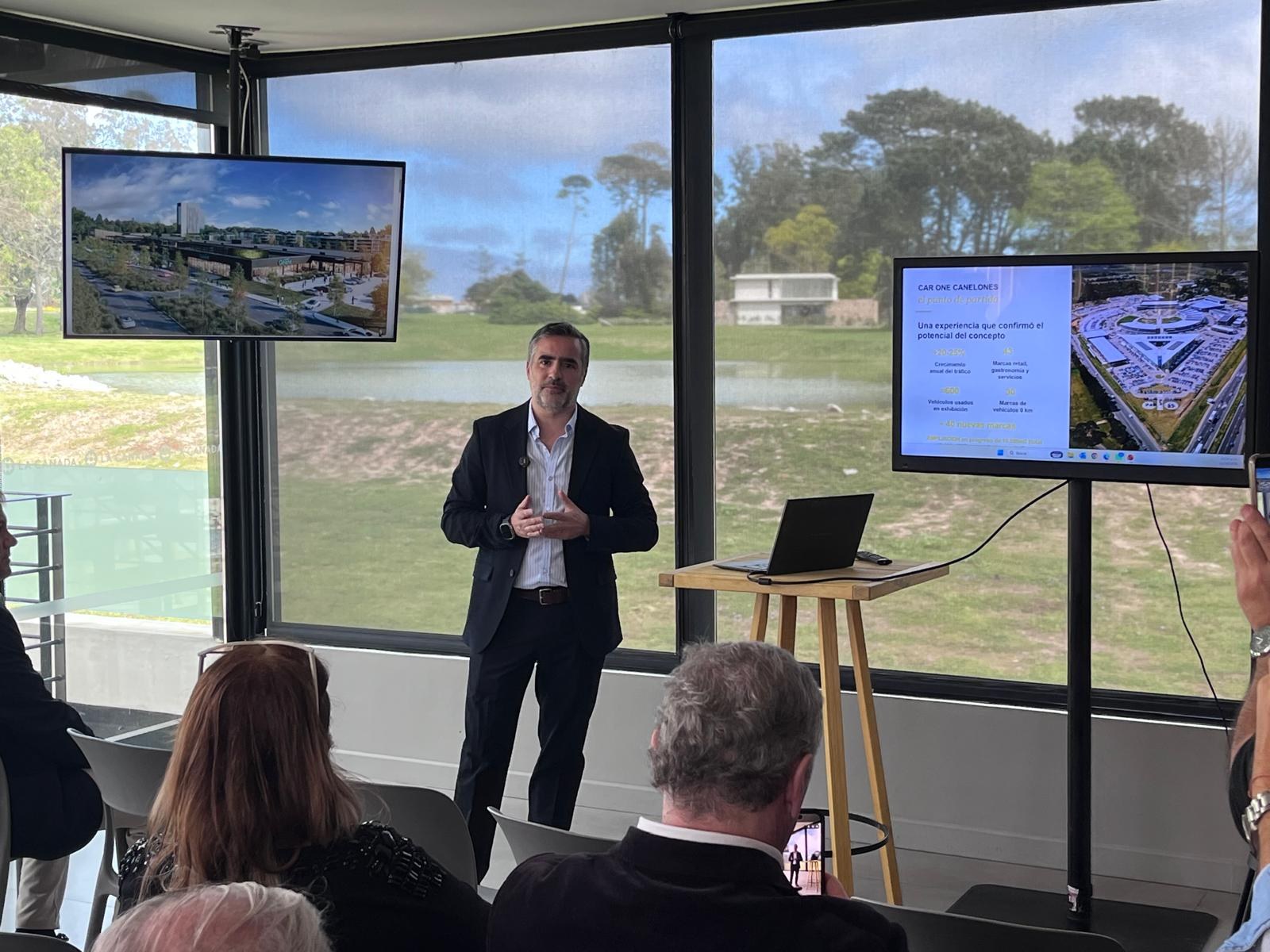 Emiliano Aldabalde, director de Retail y Real Estate de Grupo One, presenta el proyecto Car One Center Punta del Este a la prensa
