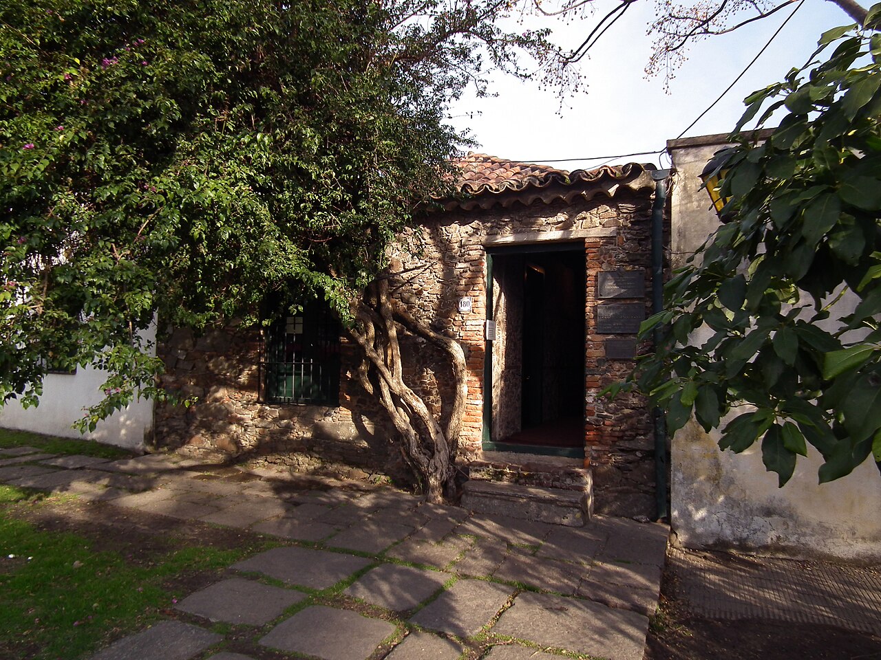 Fachada del Museo Portugués en el Barrio Histórico de Colonia del Sacramento