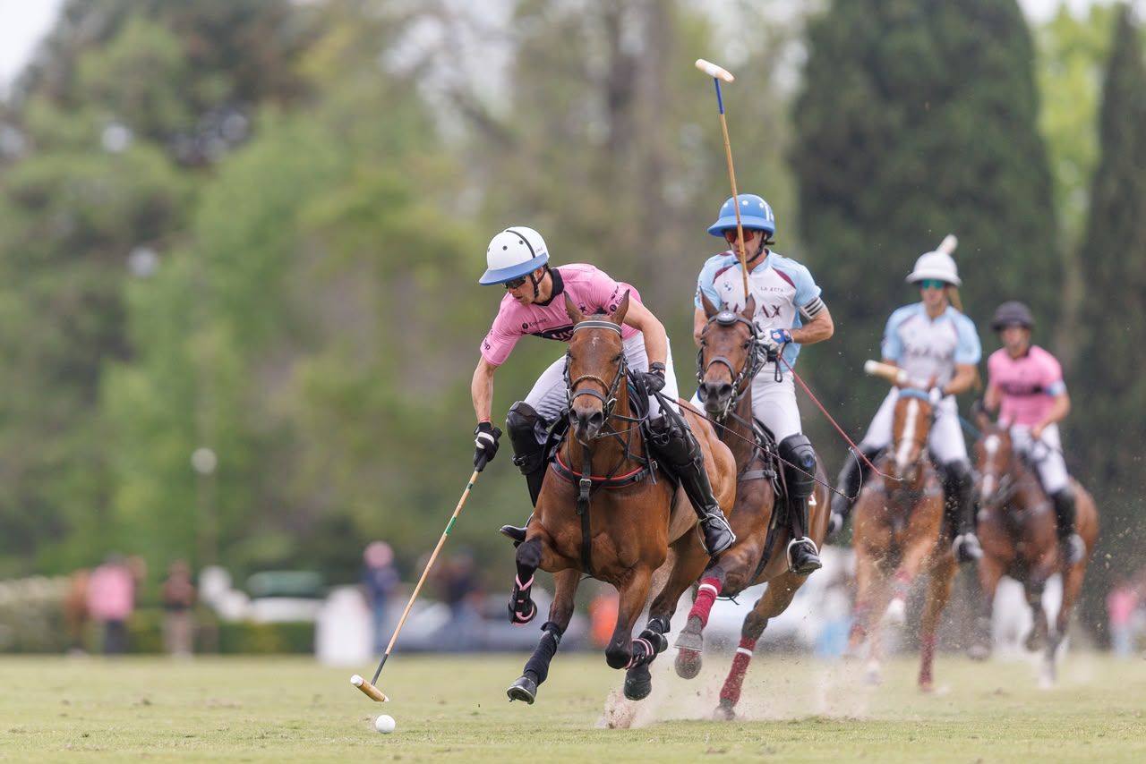 Partido de polo entre Ellerstina Indios Chapaleufú y La Zeta Kazak