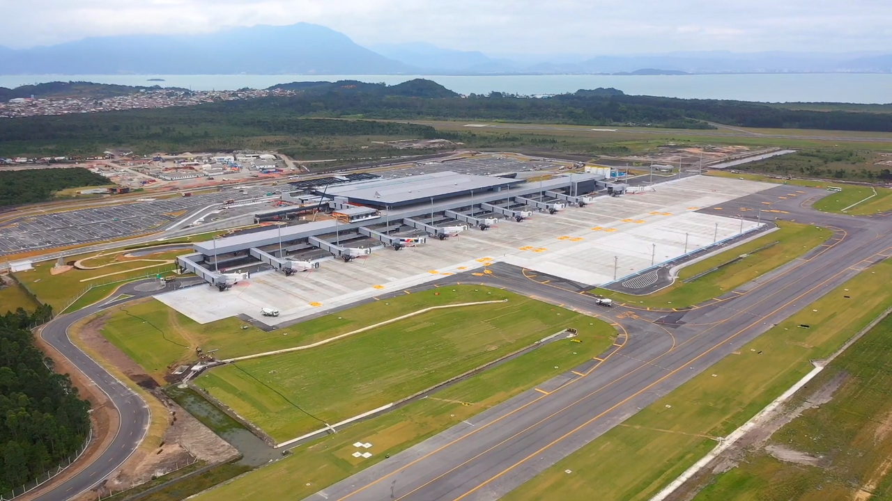 Vista aérea de la terminal del aeropuerto de Florianópolis
