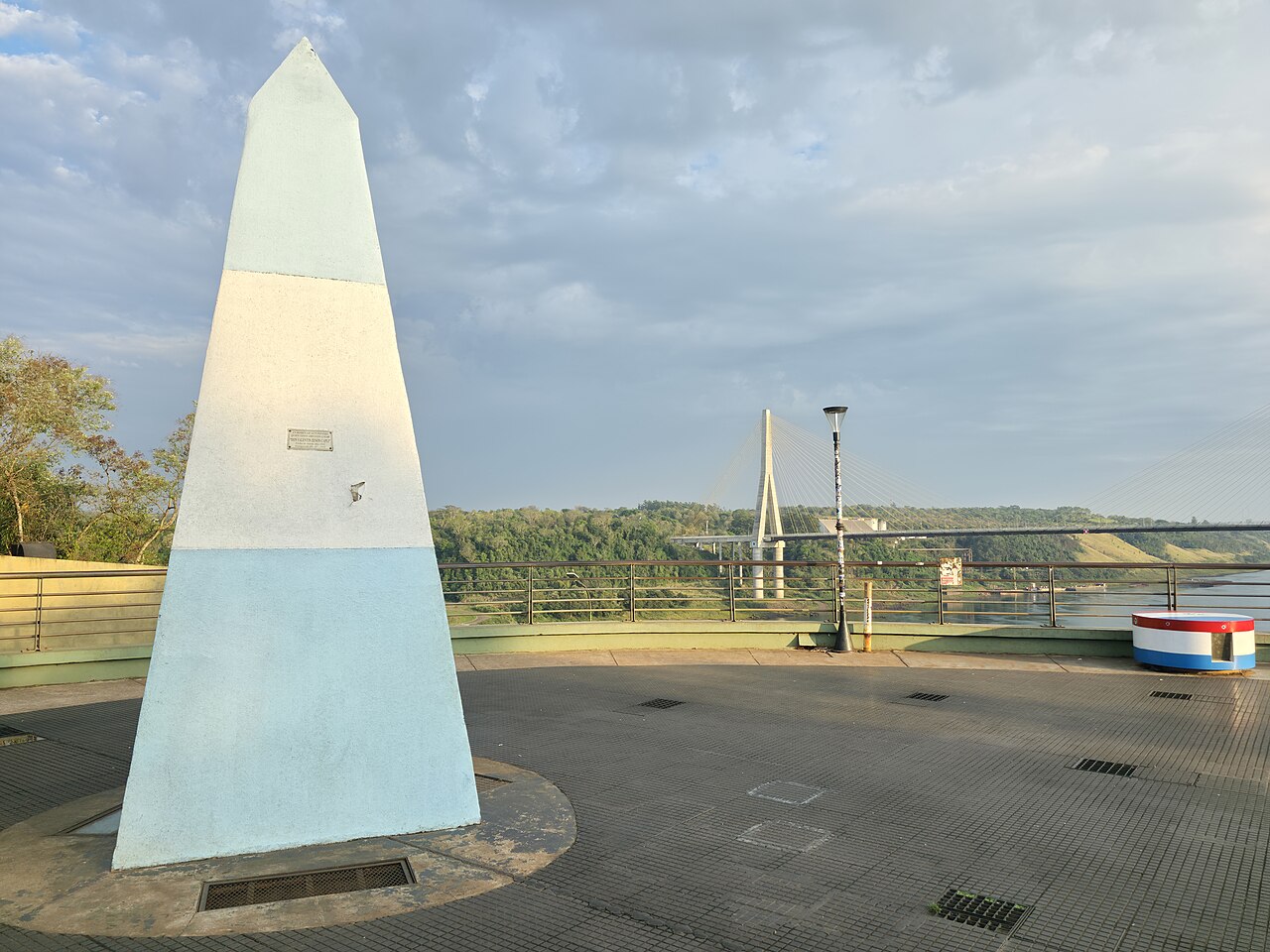 Hito Tres Fronteras en Puerto Iguazú