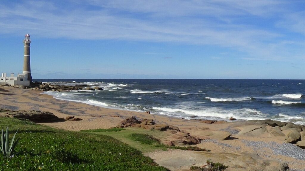 Playa de José Ignacio con el faro al fondo