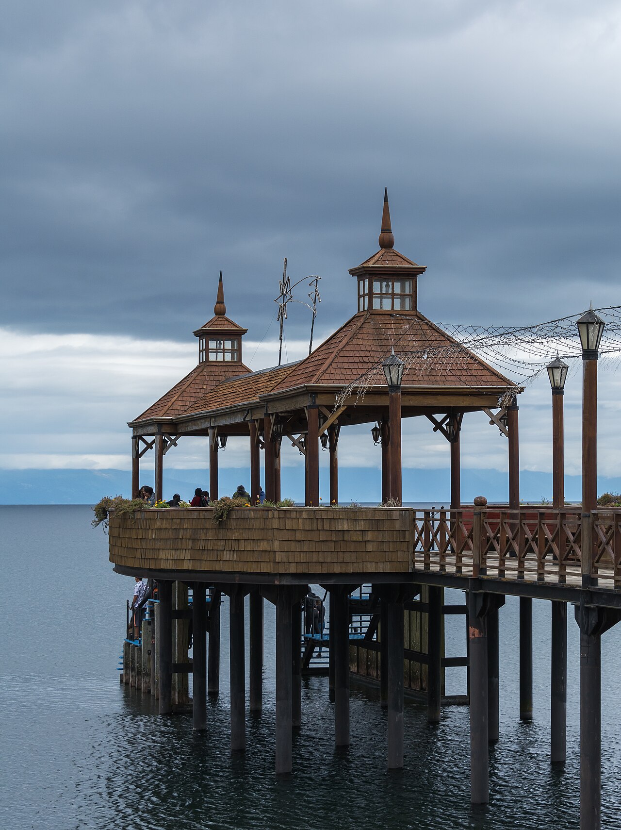 Muelle de madera de Frutillar sobre el lago Llanquihue