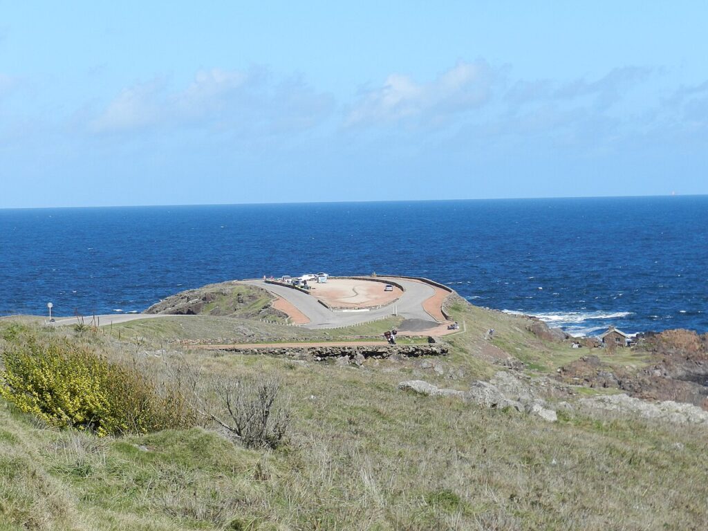 Mirador de Punta Ballena con el mar de fondo