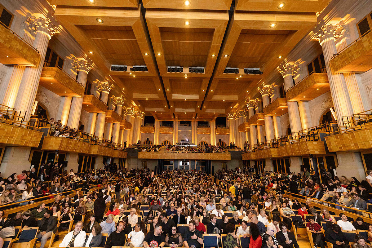 Público en la Sala São Paulo durante la ceremonia de apertura de la 50.ª Mostra Internacional de Cinema