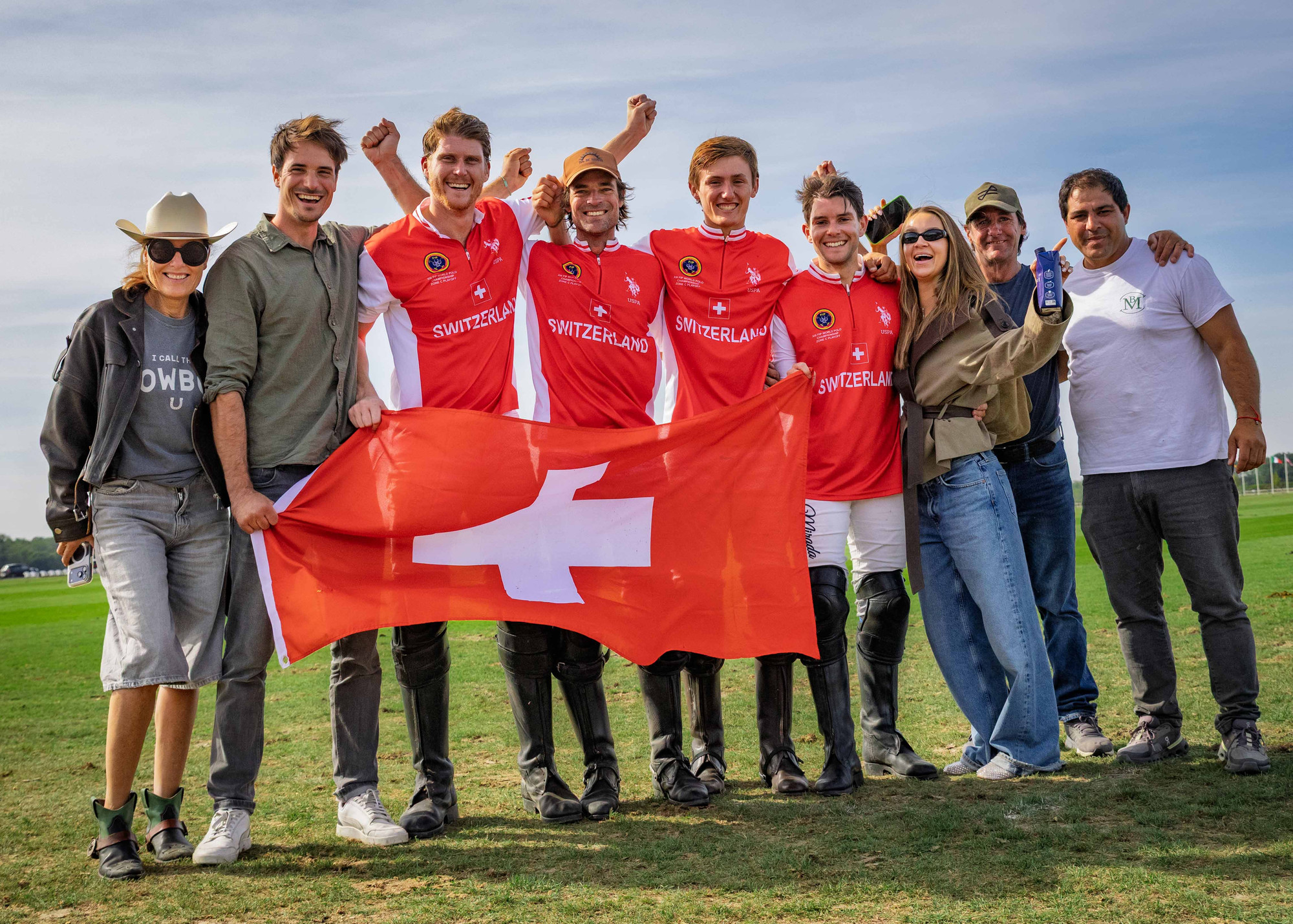 Selección de Suiza de polo celebrando su clasificación al Mundial FIP en Chantilly