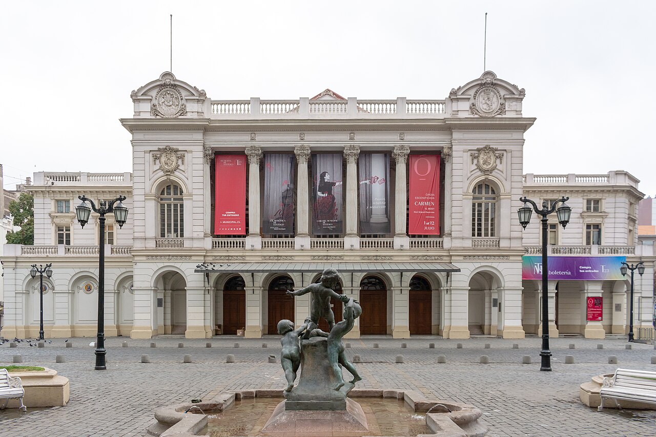 Fachada del Teatro Municipal de Santiago