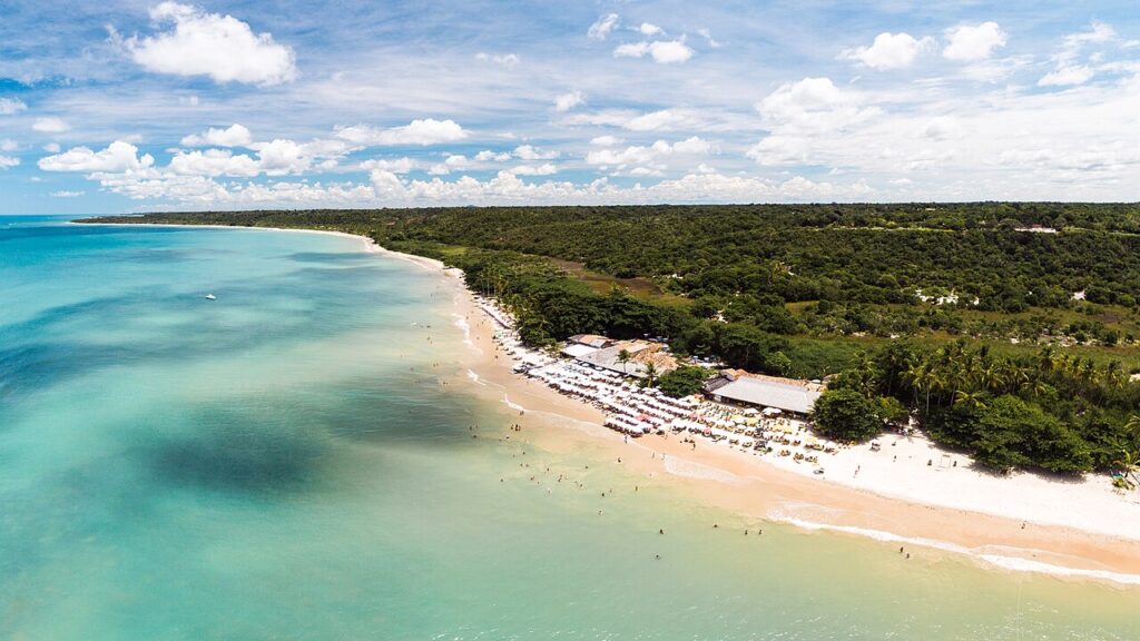 Vista aérea de la Praia dos Coqueiros en Trancoso